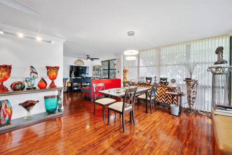 Купить кондоминиум в Халландейл-Бич, Флорида 2 спальни, 132.85м2, № 1969605 - фото 22