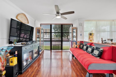 Купить кондоминиум в Халландейл-Бич, Флорида 2 спальни, 132.85м2, № 1969605 - фото 16