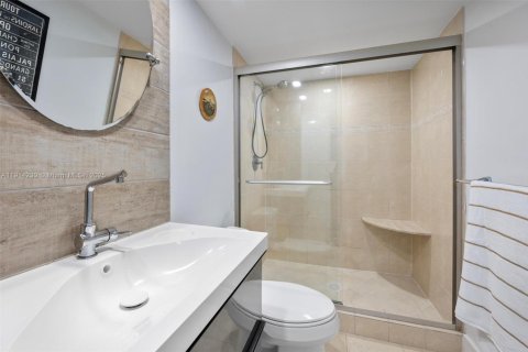 Купить кондоминиум в Халландейл-Бич, Флорида 2 спальни, 132.85м2, № 1969605 - фото 25