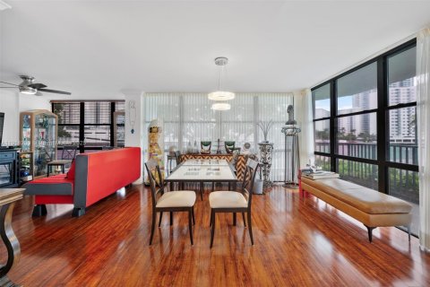 Купить кондоминиум в Халландейл-Бич, Флорида 2 спальни, 132.85м2, № 1969605 - фото 23