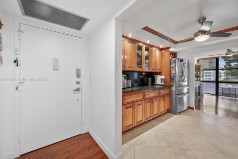 Купить кондоминиум в Халландейл-Бич, Флорида 2 спальни, 132.85м2, № 1969605 - фото 13