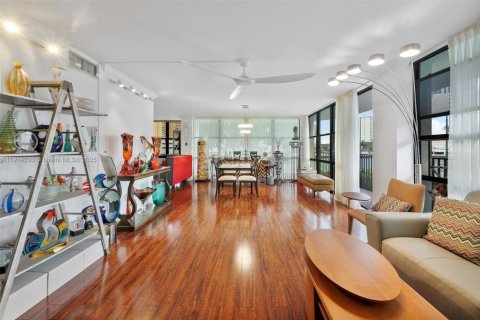 Купить кондоминиум в Халландейл-Бич, Флорида 2 спальни, 132.85м2, № 1969605 - фото 20