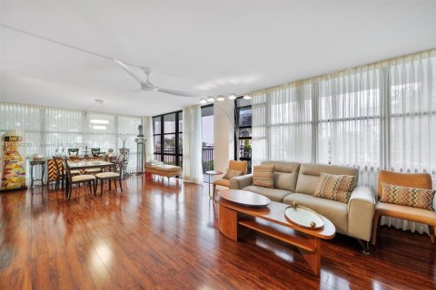 Купить кондоминиум в Халландейл-Бич, Флорида 2 спальни, 132.85м2, № 1969605 - фото 21