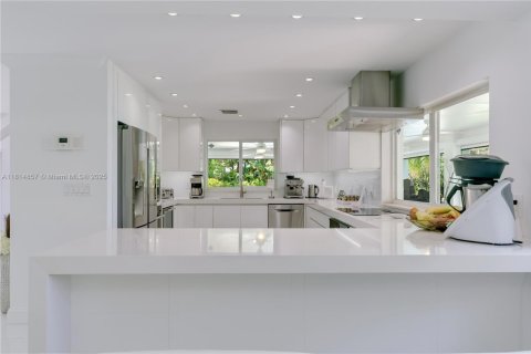 Casa en venta en Miami, Florida, 4 dormitorios, 253.62 m2 № 1766519 - foto 20