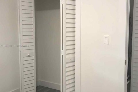 Купить виллу или дом в Опа-Локка, Флорида 4 спальни, 115.38м2, № 2009185 - фото 27