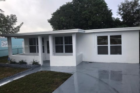 Дом в Опа-Локка, Флорида 4 спальни, 115.38м2 № 2009185