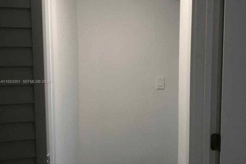 Купить виллу или дом в Опа-Локка, Флорида 4 спальни, 115.38м2, № 2009185 - фото 25