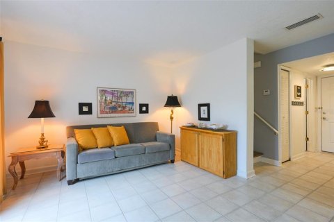 Townhouse in Kissimmee, Florida 2 bedrooms, 97.73 sq.m. № 2149935 - photo 15