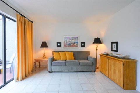 Townhouse in Kissimmee, Florida 2 bedrooms, 97.73 sq.m. № 2149935 - photo 14