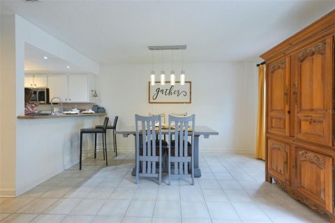 Townhouse in Kissimmee, Florida 2 bedrooms, 97.73 sq.m. № 2149935 - photo 11