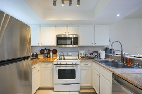 Townhouse in Kissimmee, Florida 2 bedrooms, 97.73 sq.m. № 2149935 - photo 7