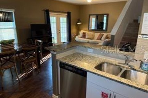 Townhouse in Kissimmee, Florida 4 bedrooms, 157.38 sq.m. № 1913840 - photo 12
