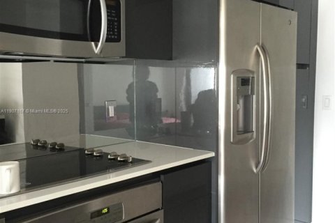 Condo in Miami, Florida  № 1963822 - photo 10