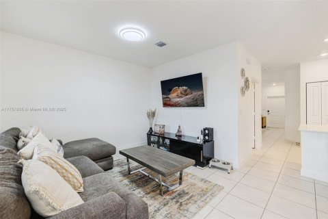 Купить таунхаус в Хомстед, Флорида 3 спальни, 157.66м2, № 1958746 - фото 13