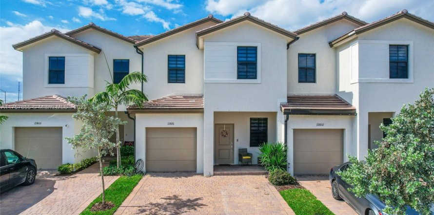 Таунхаус в Хомстед, Флорида 3 спальни, 157.66м2 № 1958746