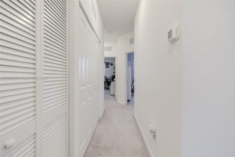 Купить таунхаус в Хомстед, Флорида 3 спальни, 157.66м2, № 1958746 - фото 20