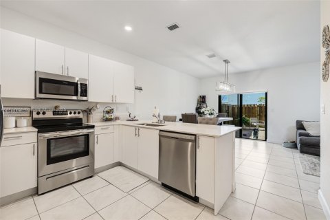 Купить таунхаус в Хомстед, Флорида 3 спальни, 157.66м2, № 1958746 - фото 7