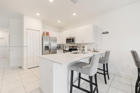 Купить таунхаус в Хомстед, Флорида 3 спальни, 157.66м2, № 1958746 - фото 9