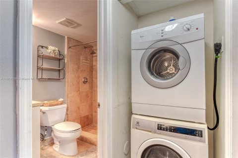 Снять в аренду кондоминиум в Помпано-Бич, Флорида 2 спальни, 83.98м2, № 2241769 - фото 14