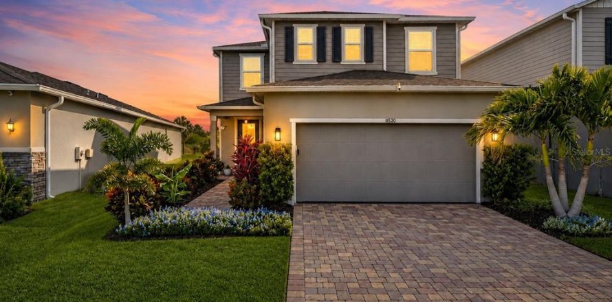 House in Parrish, Florida 3 bedrooms, 222.13 sq.m. № 2220203