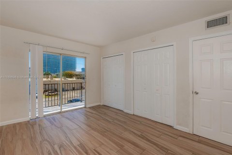Copropriété à vendre à Hallandale Beach, Floride: 1 chambre, 59.92 m2 № 1867069 - photo 5