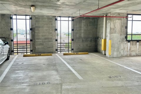 Снять в аренду кондоминиум в Корал-Гейблс, Флорида 2 спальни, 94.76м2, № 1968799 - фото 20