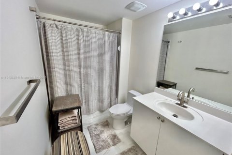 Снять в аренду кондоминиум в Корал-Гейблс, Флорида 2 спальни, 94.76м2, № 1968799 - фото 16