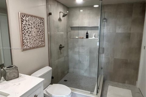 Снять в аренду кондоминиум в Корал-Гейблс, Флорида 2 спальни, 94.76м2, № 1968799 - фото 11