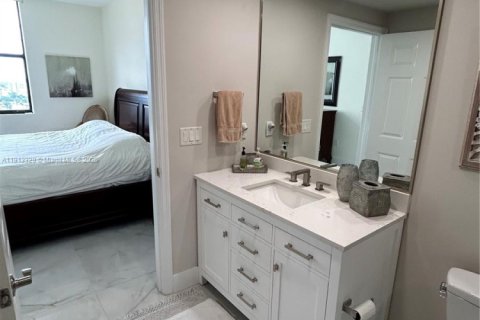 Снять в аренду кондоминиум в Корал-Гейблс, Флорида 2 спальни, 94.76м2, № 1968799 - фото 13