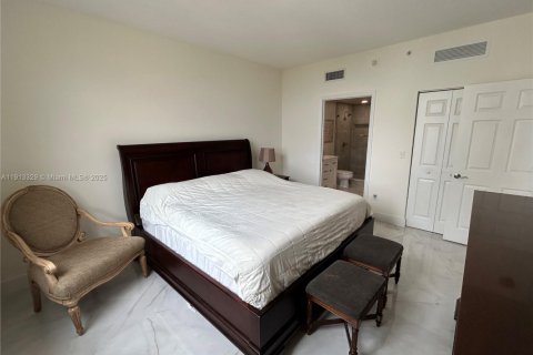 Снять в аренду кондоминиум в Корал-Гейблс, Флорида 2 спальни, 94.76м2, № 1968799 - фото 9