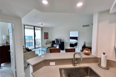 Снять в аренду кондоминиум в Корал-Гейблс, Флорида 2 спальни, 94.76м2, № 1968799 - фото 7