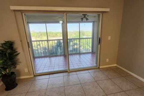 Condo in Lake Worth, Florida, 2 bedrooms  № 2181261 - photo 23
