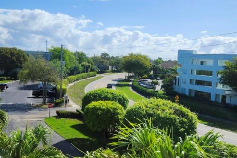 Condo in Lake Worth, Florida, 2 bedrooms  № 2181261 - photo 10