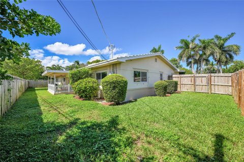 House in Pompano Beach, Florida 2 bedrooms, 158.86 sq.m. № 1948102 - photo 20