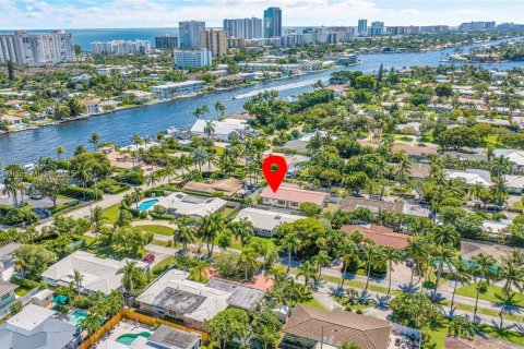 House in Pompano Beach, Florida 2 bedrooms, 158.86 sq.m. № 1948102 - photo 3