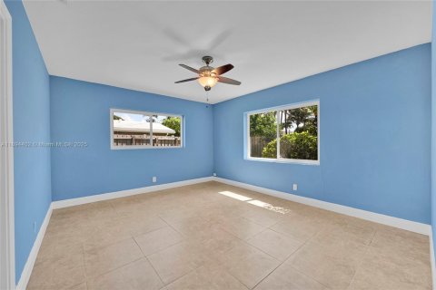 House in Pompano Beach, Florida 2 bedrooms, 158.86 sq.m. № 1948102 - photo 13