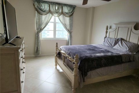 Condominio en alquiler en Hollywood, Florida, 2 dormitorios, 115.94 m2 № 1958906 - foto 9