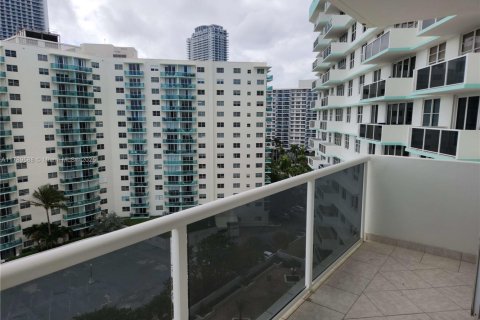 Condominio en alquiler en Hollywood, Florida, 2 dormitorios, 115.94 m2 № 1958906 - foto 22