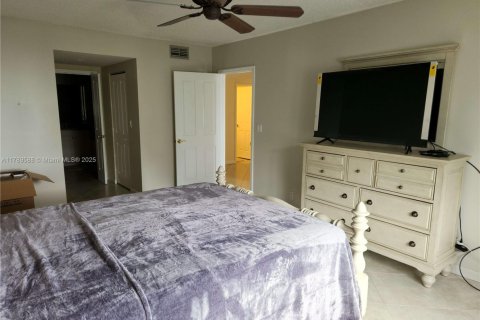 Condominio en alquiler en Hollywood, Florida, 2 dormitorios, 115.94 m2 № 1958906 - foto 10