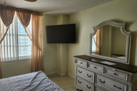 Condominio en alquiler en Hollywood, Florida, 2 dormitorios, 115.94 m2 № 1958906 - foto 18