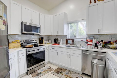 Casa en venta en Pembroke Pines, Florida, 3 dormitorios, 170.75 m2 № 2184813 - foto 9