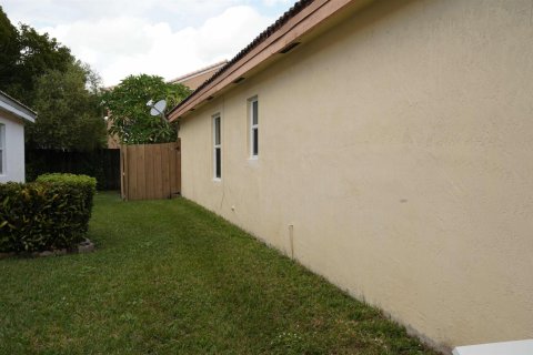Casa en venta en Pembroke Pines, Florida, 3 dormitorios, 170.75 m2 № 2184813 - foto 15