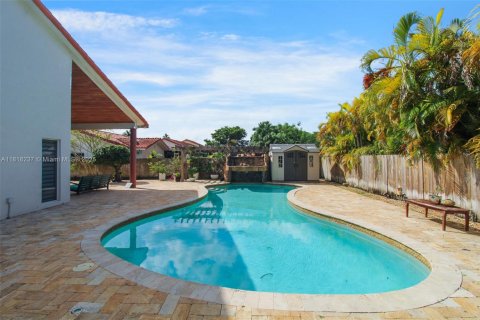 House in Miami, Florida 6 bedrooms, 264.86 sq.m. № 1775282 - photo 30