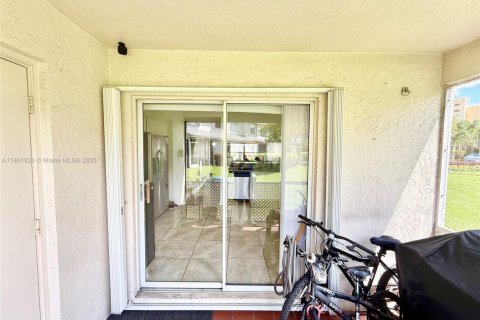 Touwnhouse à louer à Weston, Floride: 2 chambres, 103.12 m2 № 1890465 - photo 26