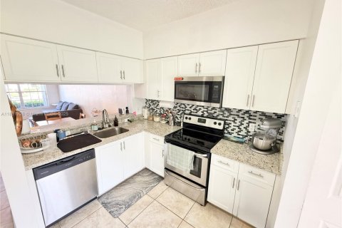 Touwnhouse à louer à Weston, Floride: 2 chambres, 103.12 m2 № 1890465 - photo 16