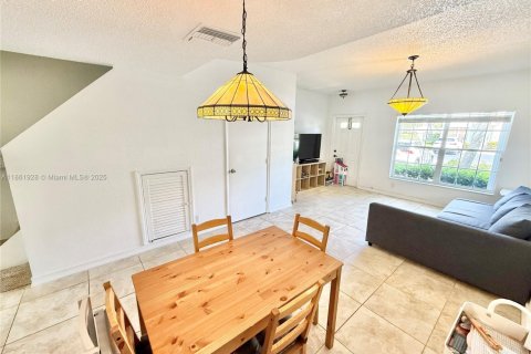 Touwnhouse à louer à Weston, Floride: 2 chambres, 103.12 m2 № 1890465 - photo 13