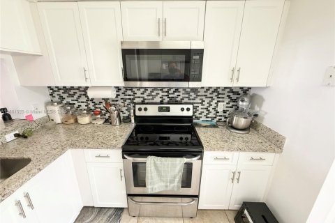 Touwnhouse à louer à Weston, Floride: 2 chambres, 103.12 m2 № 1890465 - photo 3