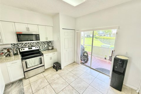 Touwnhouse à louer à Weston, Floride: 2 chambres, 103.12 m2 № 1890465 - photo 18