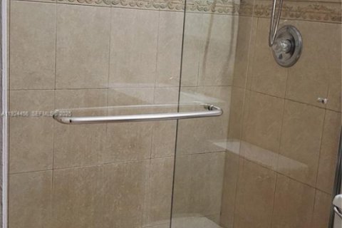 Copropriété à louer à Hallandale Beach, Floride: 2 chambres, 87.33 m2 № 1982760 - photo 12