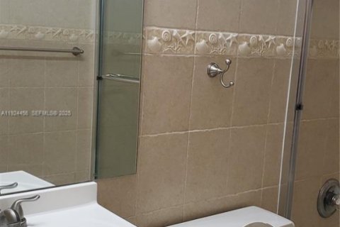Copropriété à louer à Hallandale Beach, Floride: 2 chambres, 87.33 m2 № 1982760 - photo 7